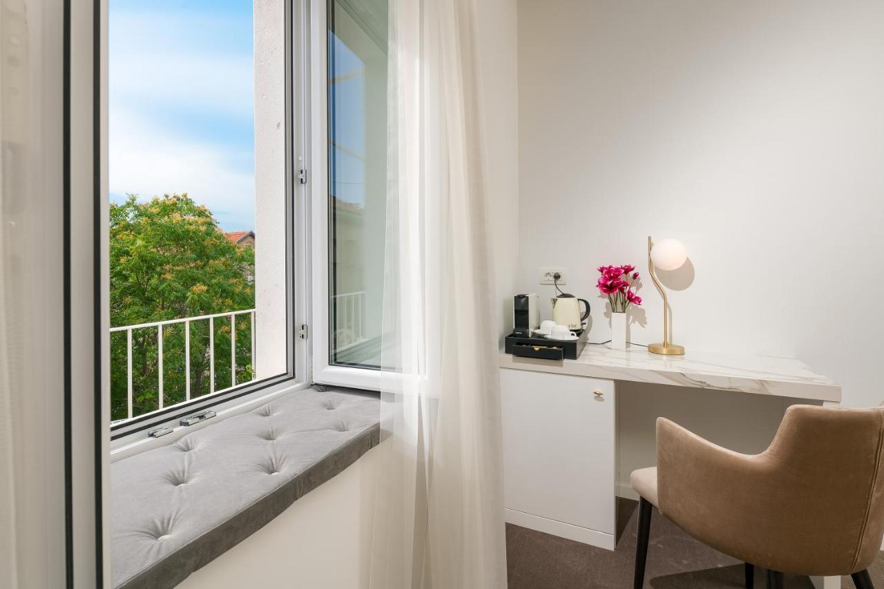 Flos Luxury Rooms Split Buitenkant foto